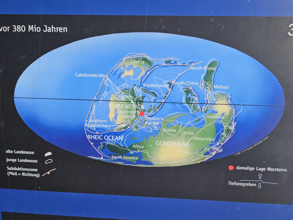 Min-Geo Erkenbar im Geopark Suttrop auch, dass Deutschland damals nahe des Äquators zu finden war.