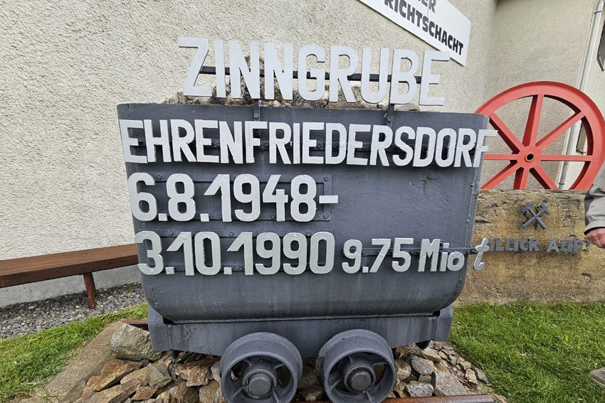 Mei Arzgebirg, wie bist du schie