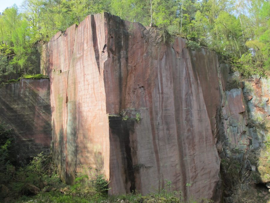 rhyolithischeer Tuff am Rochlitzer Berg