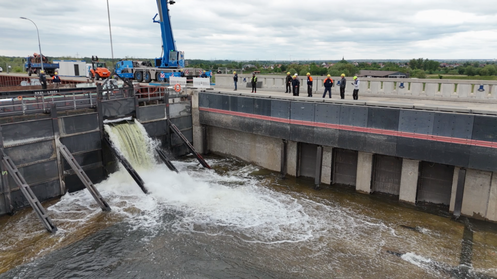 Das Wasserstraßenkreuz Magdeburg kurz vor Abschluss der Wartung und Inspektion im Jahr 2025.
